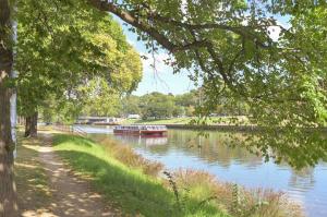 Yarra River Cruises near Tennis centre